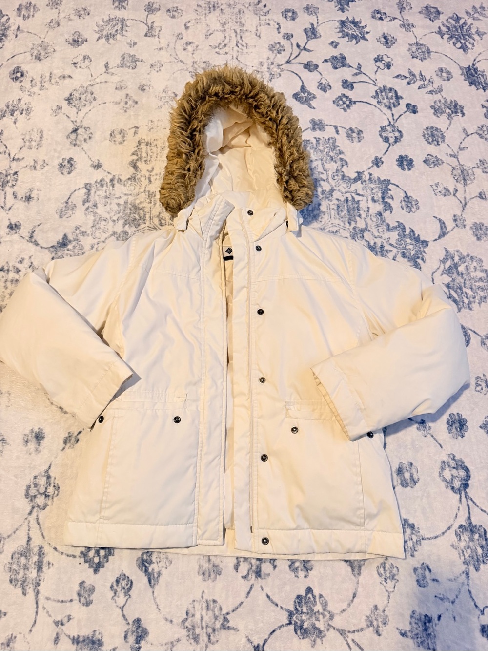 Women's Cream Hooded Puffer Jacket with Faux-Fur Trim